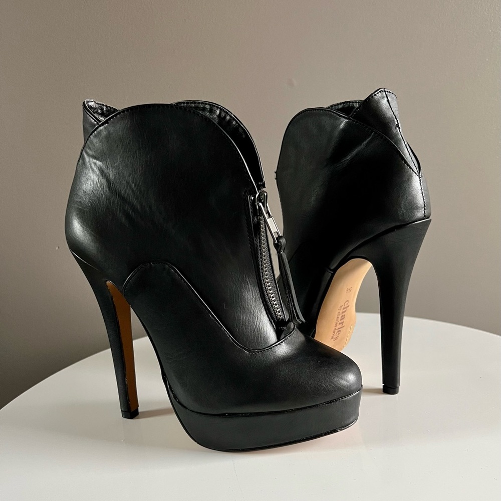 Charles David platform leather ankle boots size 5.5